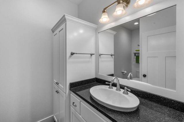 10135 NW Coyner Avenue, Redmond, OR 97756