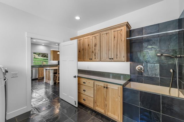 10135 NW Coyner Avenue, Redmond, OR 97756