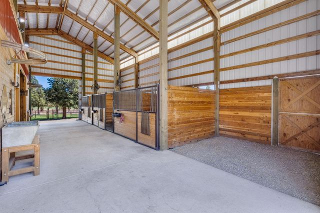 10135 NW Coyner Avenue, Redmond, OR 97756