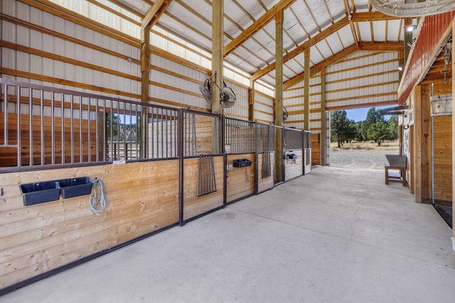 10135 NW Coyner Avenue, Redmond, OR 97756