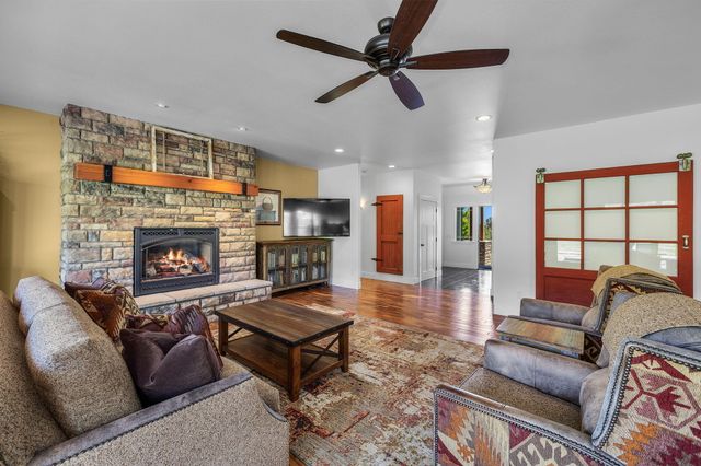 10135 NW Coyner Avenue, Redmond, OR 97756