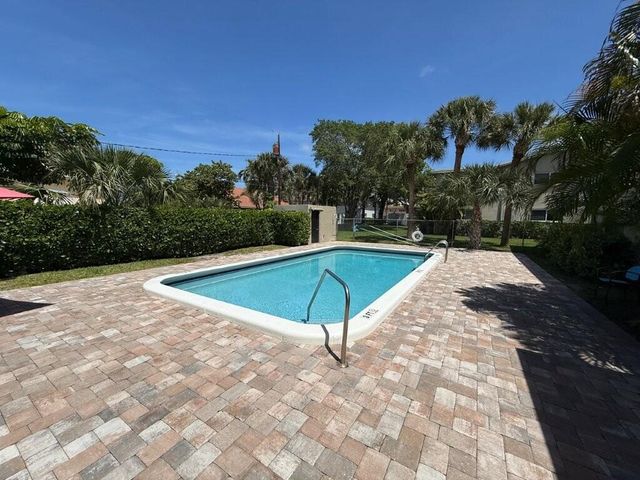 265 SW 7th Street 4, Boca Raton, FL 33432