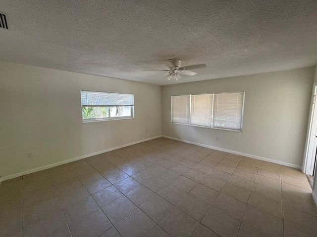 265 SW 7th Street 4, Boca Raton, FL 33432