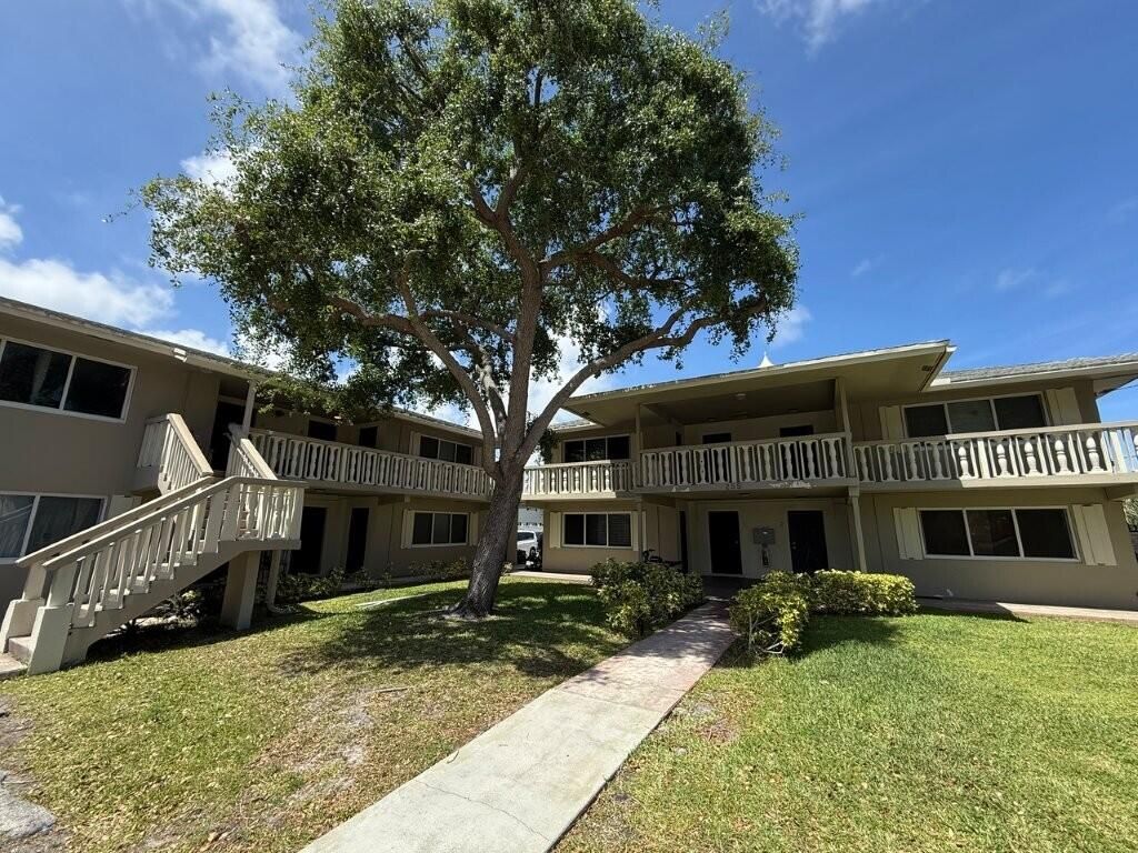 265 SW 7th Street 4, Boca Raton, FL 33432
