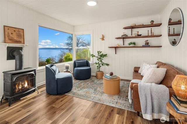 8017 SW Dilworth Road, Vashon, WA 98070