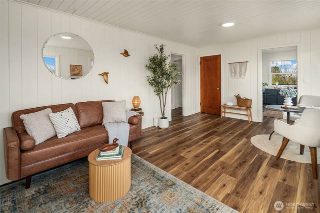 8017 SW Dilworth Road, Vashon, WA 98070