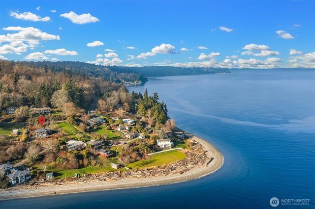 8017 SW Dilworth Road, Vashon, WA 98070