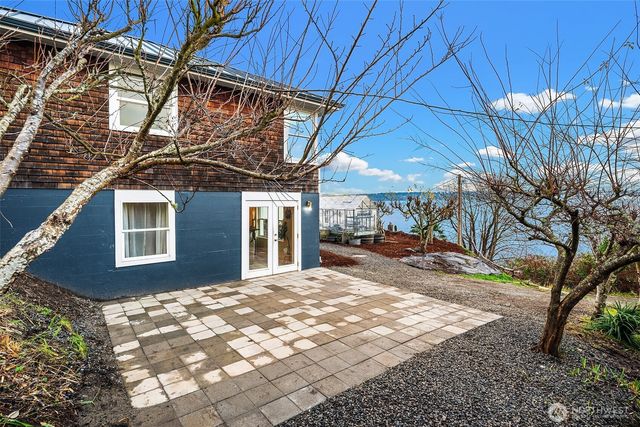 8017 SW Dilworth Road, Vashon, WA 98070