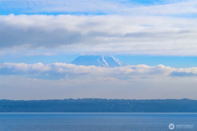 8017 SW Dilworth Road, Vashon, WA 98070