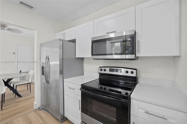 579 NW 119th St, Miami, FL 33168