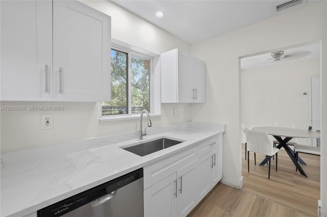 579 NW 119th St, Miami, FL 33168