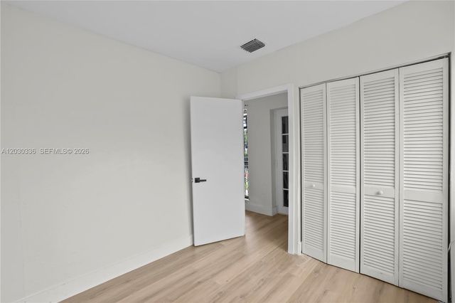 579 NW 119th St, Miami, FL 33168