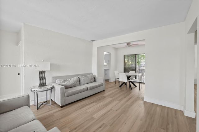 579 NW 119th St, Miami, FL 33168