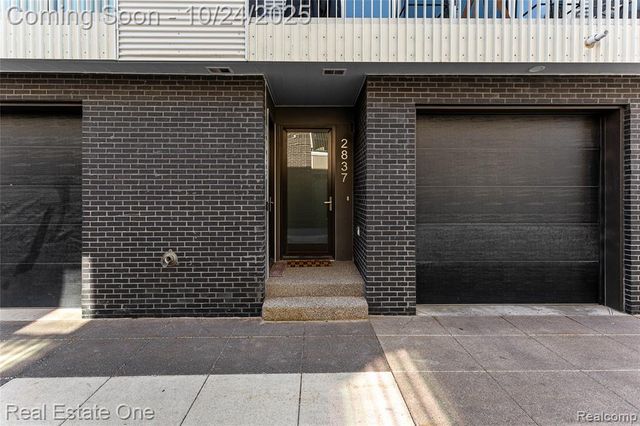 2837 Brush, Detroit, MI 48322