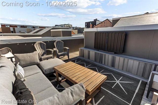 2837 Brush, Detroit, MI 48322