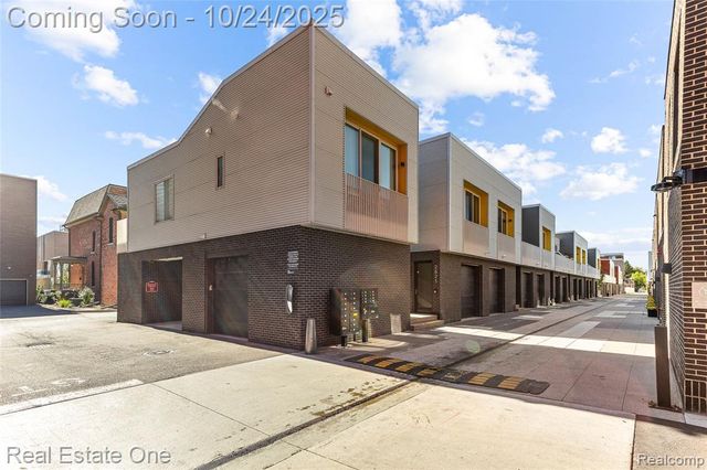 2837 Brush, Detroit, MI 48322