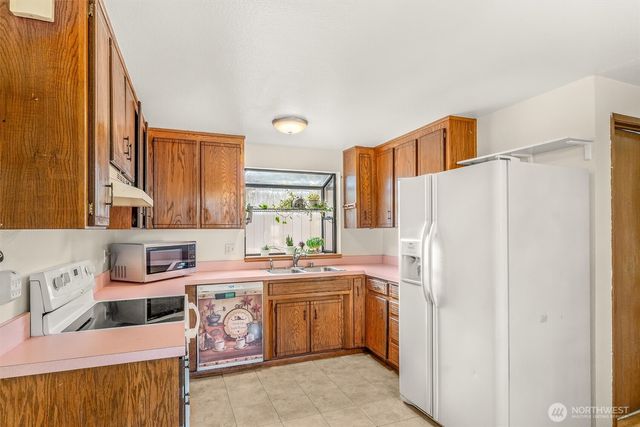 10016 52nd Drive NE, Marysville, WA 98270