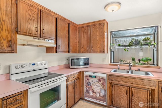 10016 52nd Drive NE, Marysville, WA 98270