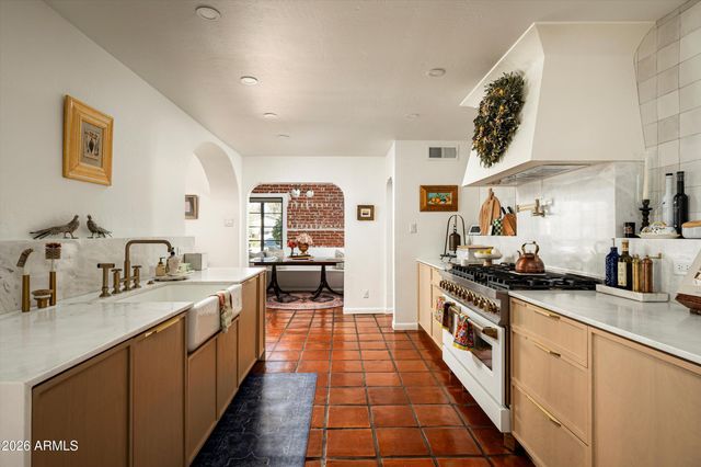 1808 N 13TH Avenue, Phoenix, AZ 85007