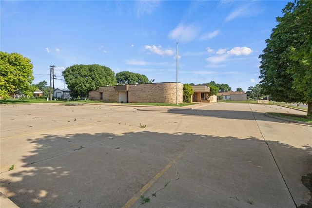 400 S Main Avenue, Custer City, OK 73639