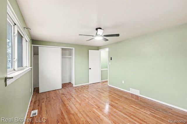 27618 Marcia Avenue, Warren, MI 48093