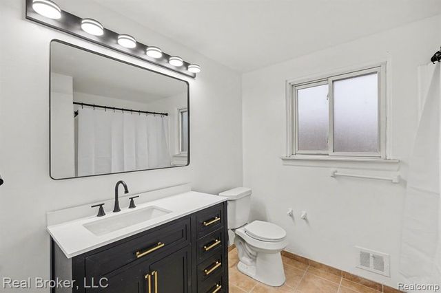 27618 Marcia Avenue, Warren, MI 48093