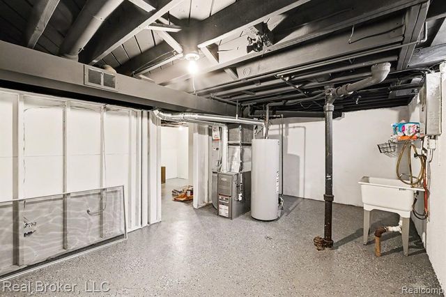 27618 Marcia Avenue, Warren, MI 48093