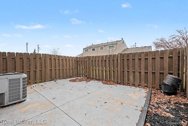 27618 Marcia Avenue, Warren, MI 48093