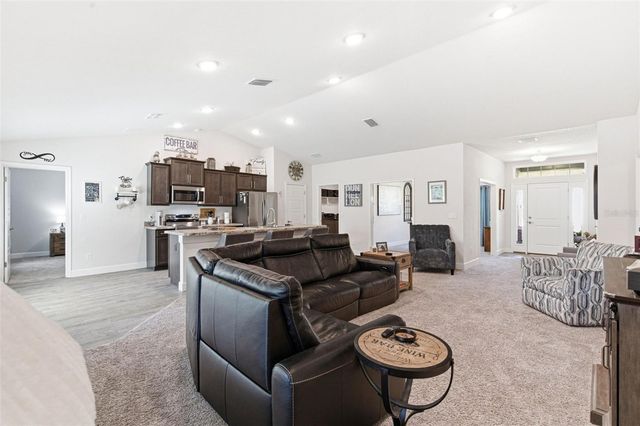 47 VILLAGE CENTER DRIVE, Homosassa, FL 34446