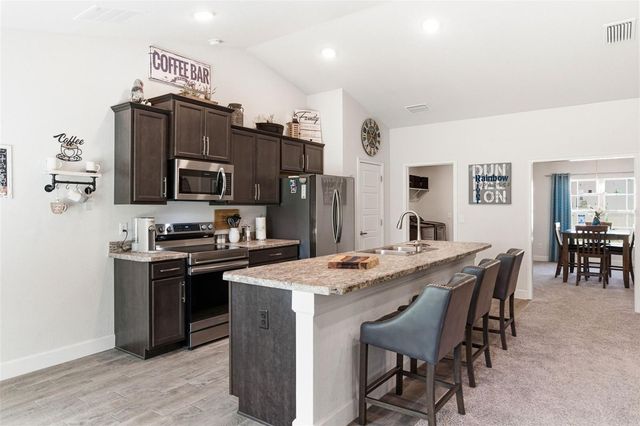 47 VILLAGE CENTER DRIVE, Homosassa, FL 34446