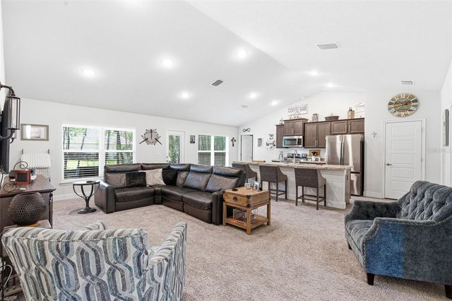 47 VILLAGE CENTER DRIVE, Homosassa, FL 34446