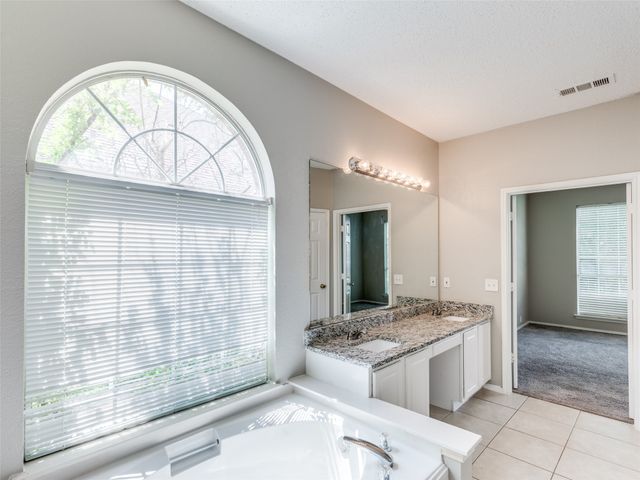 4713 Park Downs Drive, Fort Worth, TX 76137