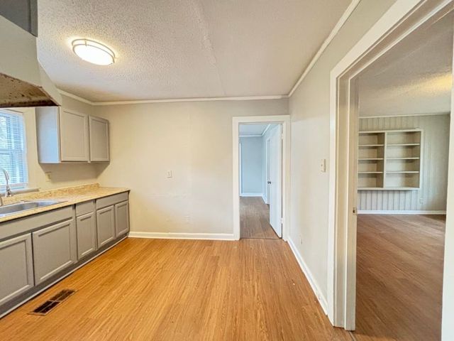 3585 W WINSTON DR, Memphis, TN 38127