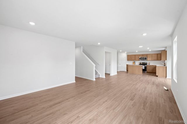 370 Edge Brook, Holly Township, MI 48442