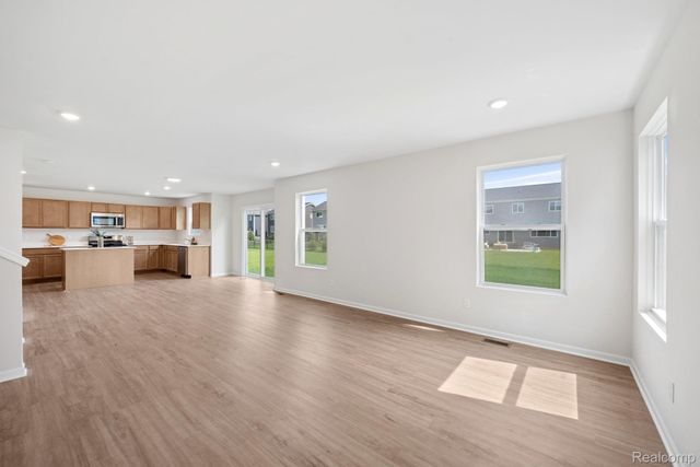 370 Edge Brook, Holly Township, MI 48442
