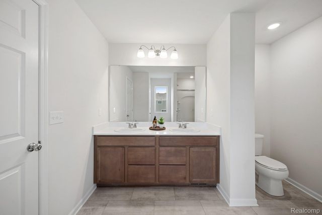370 Edge Brook, Holly Township, MI 48442
