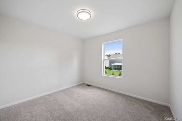 370 Edge Brook, Holly Township, MI 48442
