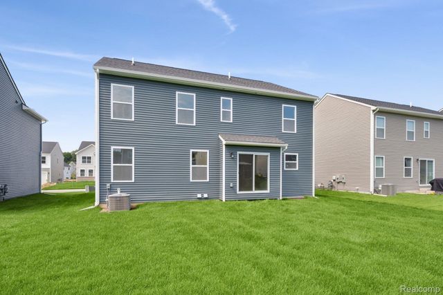 370 Edge Brook, Holly Township, MI 48442