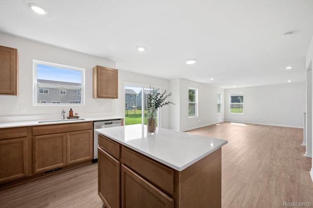 370 Edge Brook, Holly Township, MI 48442