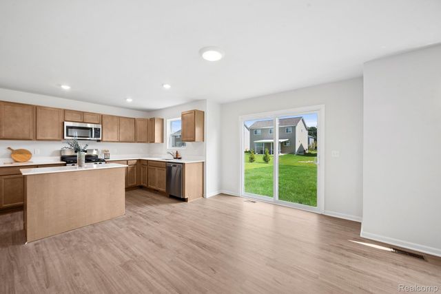 370 Edge Brook, Holly Township, MI 48442