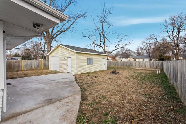 234 W Summey St, Wichita, KS 67217