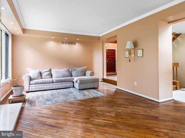 1983 MELMAR RD, Huntingdon Valley, PA 19006