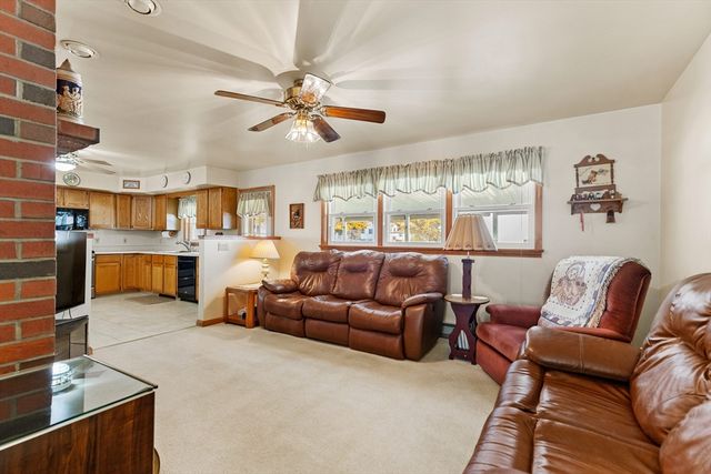17 Janet Lane, Peabody, MA 01960
