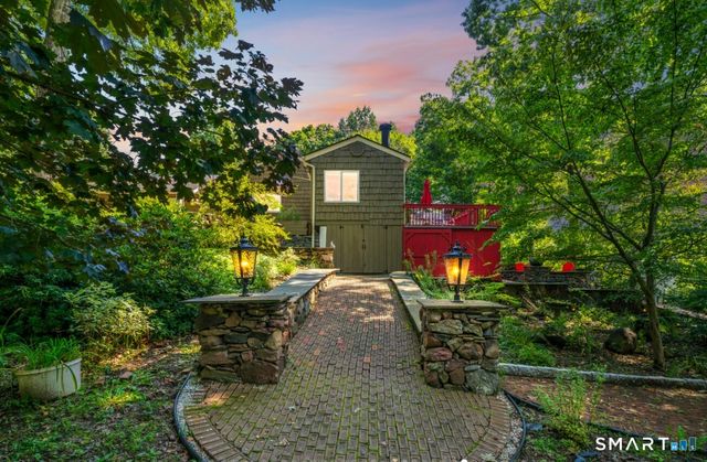 92 Kenmore Road, Bloomfield, CT 06002