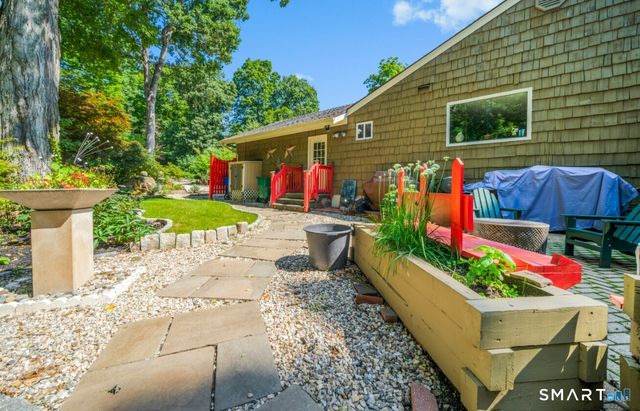 92 Kenmore Road, Bloomfield, CT 06002