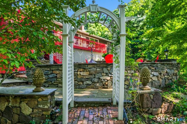 92 Kenmore Road, Bloomfield, CT 06002