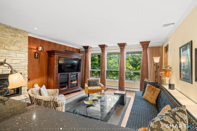 92 Kenmore Road, Bloomfield, CT 06002