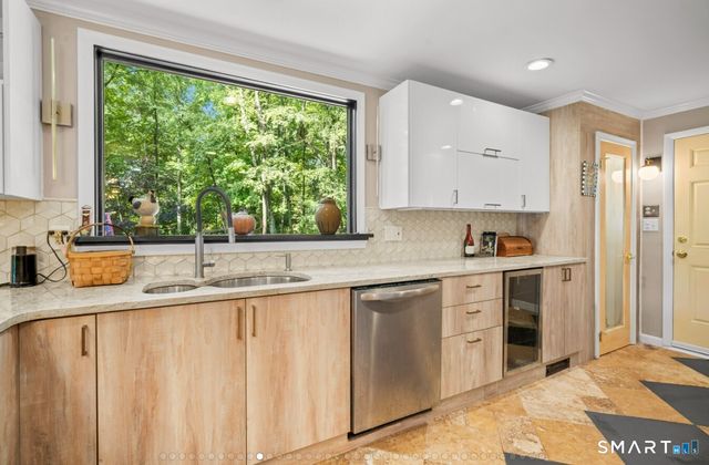 92 Kenmore Road, Bloomfield, CT 06002