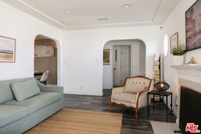 1916 W 94th Street, Los Angeles, CA 90047