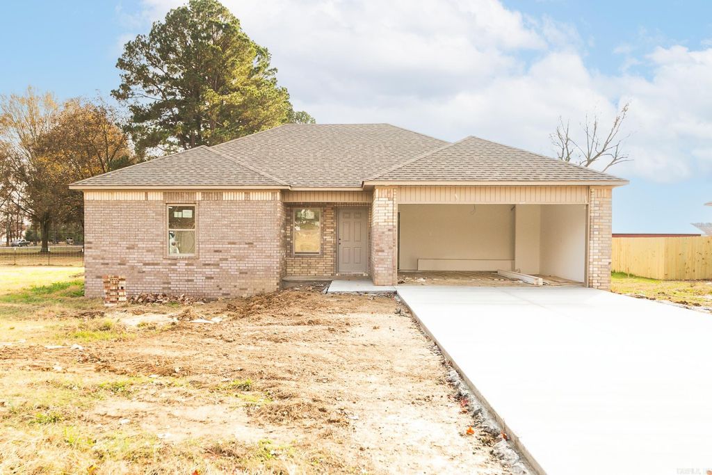 105 LLOYD HENDERSON Road, Beebe, AR 72012